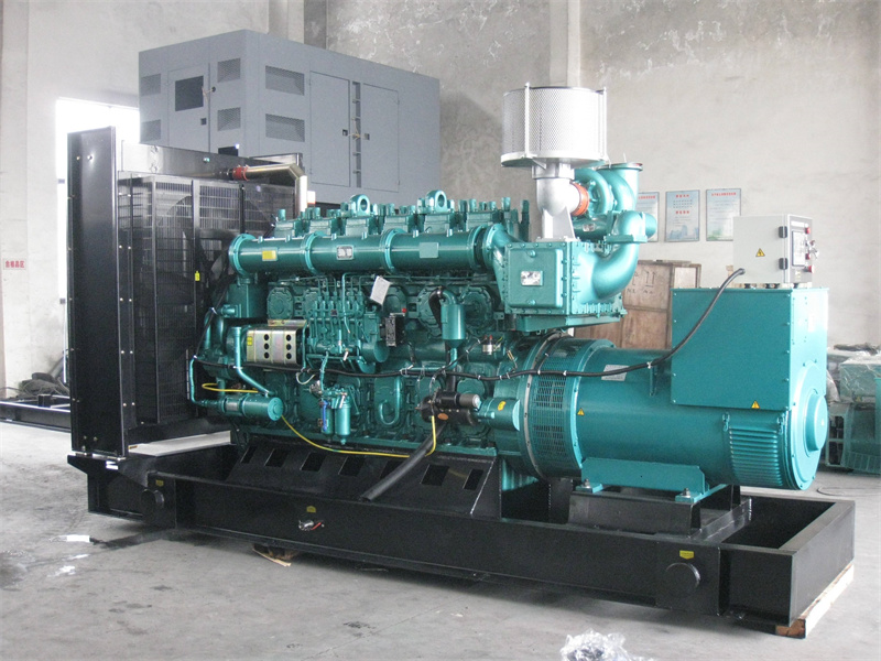 崇仁200KW 柴油发电机的油耗是多少？
